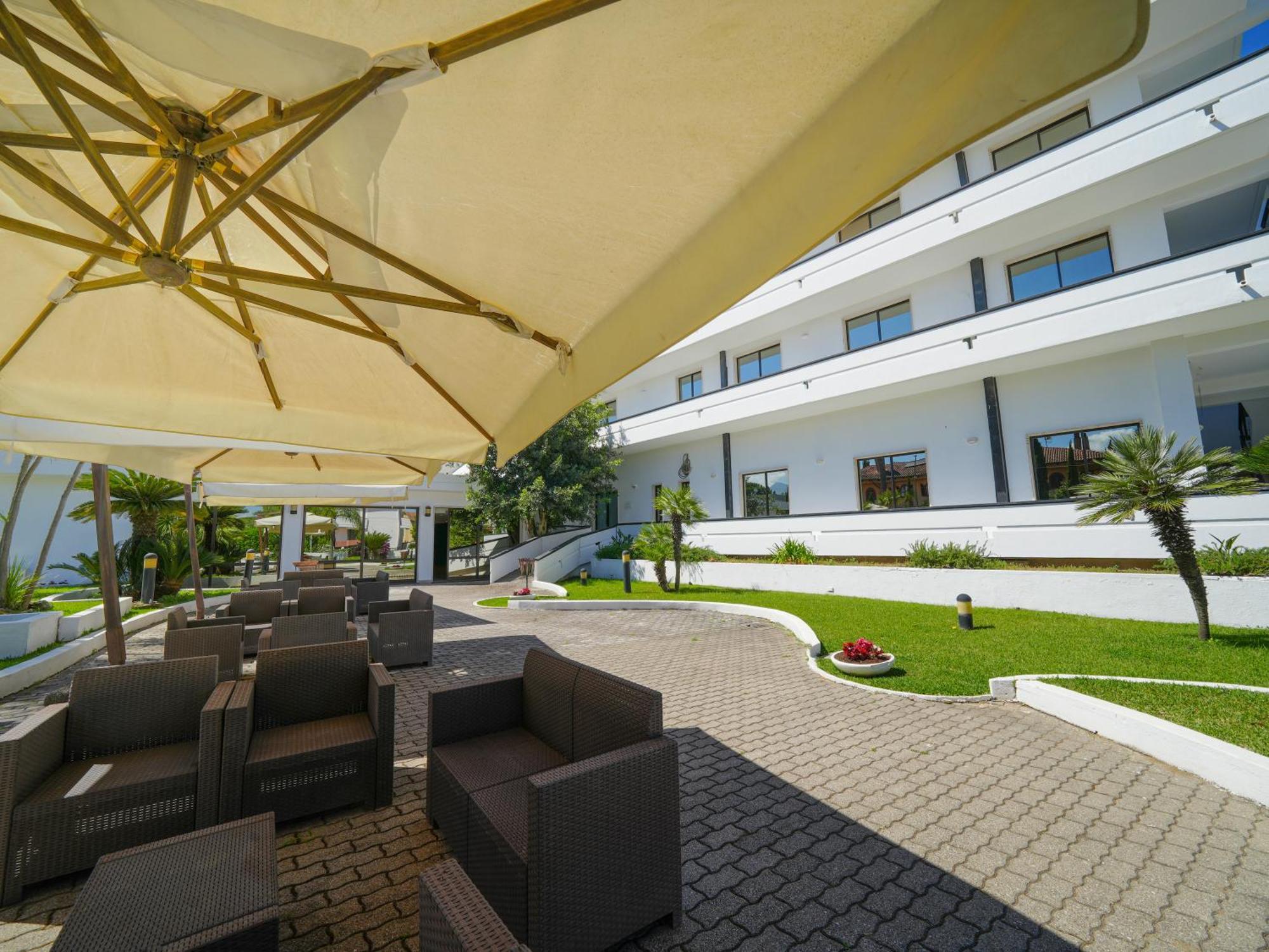 פסטום Hotel Club Clorinda Nuova Gestione 2024 מראה חיצוני תמונה